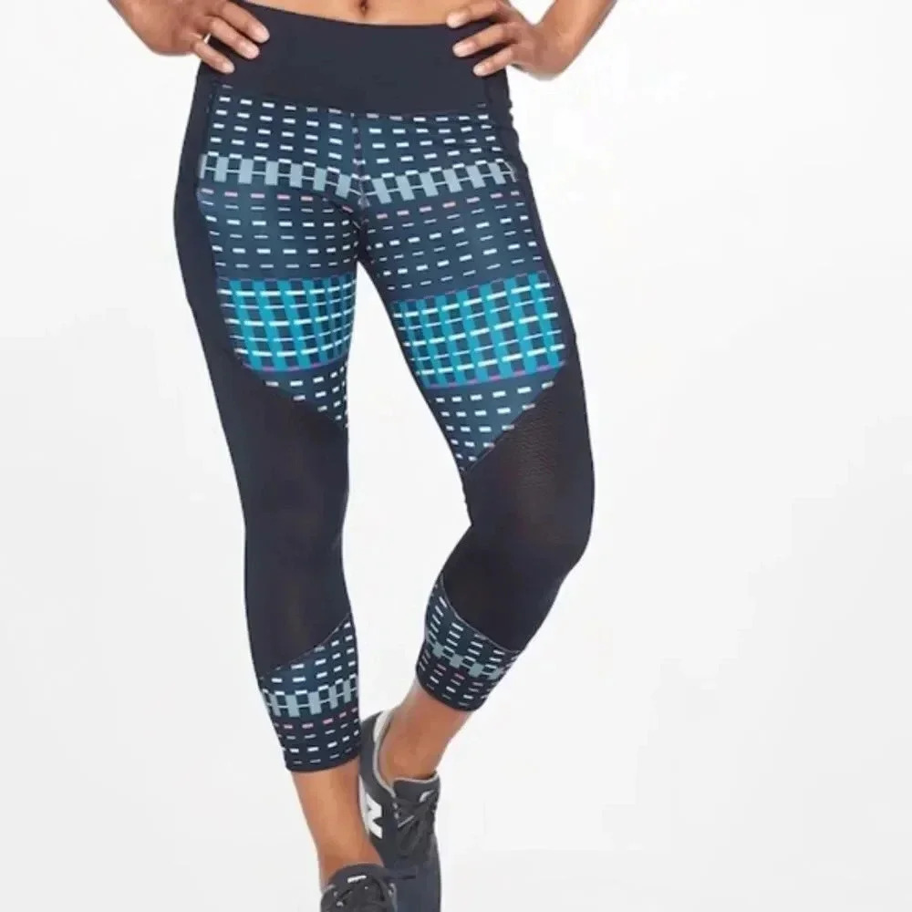 Athleta  Contender Capri legging